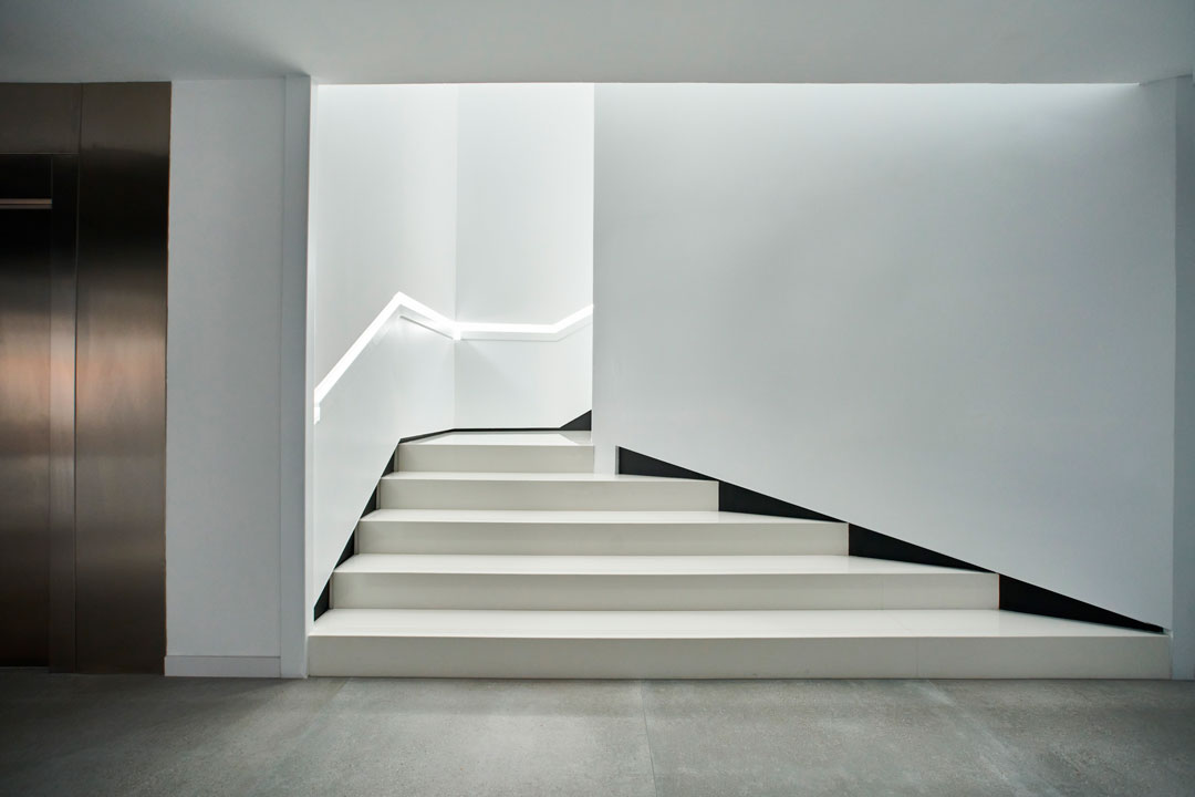 Interior-Escalera-Mutua-Levante-Estudio-arquitectura-Alcoy-Pic-Arquitectura