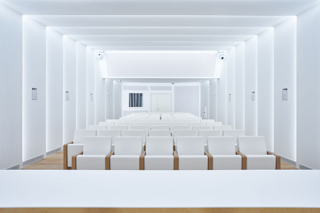 Interior-Sala-Mutua-Levante-Estudio-arquitectura-Alcoy-Pic-Arquitectura
